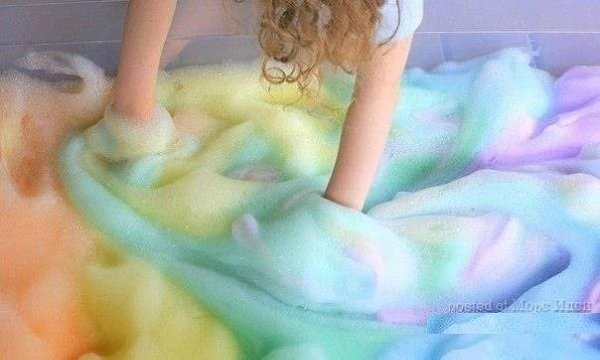 10 удивительных игр для детей. Все очень просто! 1. Светящаяся вода Чтобы вода в ванной светилась, ... - 10