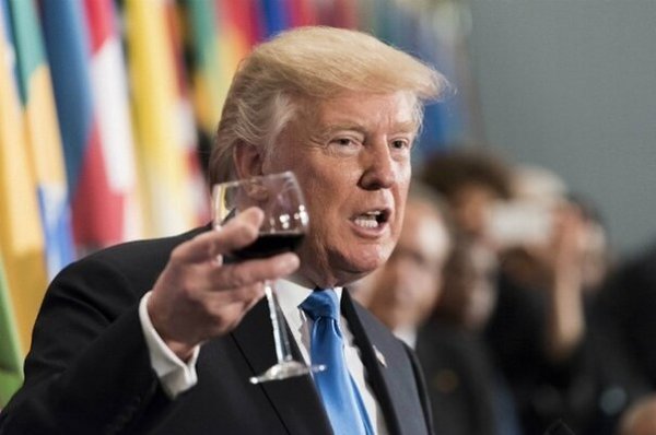 Трамп: Франция ввела цифровой налог в отношении наших прекрасных американских технологических ...