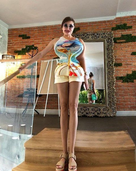 Жанна Левина, которая ведет в Instagram "дневник жены юмориста", посвятила пост всем ...