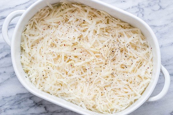 Картофельная запеканка с беконом и сливочным сыром.Ингредиенты:Картофель, очистить и нарезать — 6 ... - 2