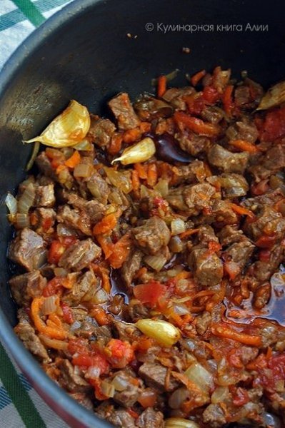 Плов из булгура.За основу взяла такой рецепт:1 ст. булгура