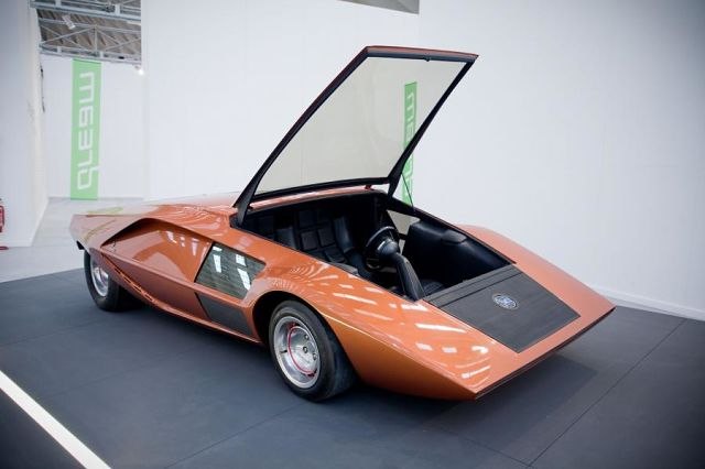   !)) Lancia Stratos Zero 1970.        50 . ... - 2