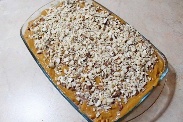 Торт без выпечки с вареной сгущенкой и орехами.Ингредиенты:Печенье (сухое) — 300 гКофе (натуральный) ... - 8
