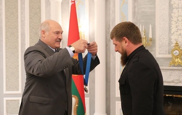 Лукашенко наградил Кадырова орденом