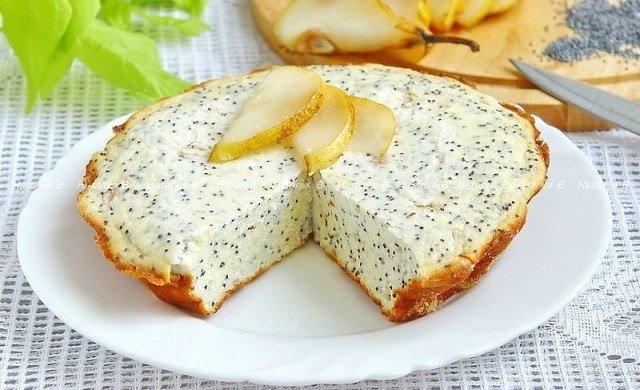 Творожная запеканка с яблоком и маком! . Итого на 100 грамм 121 ккалБ/Ж/У 7.4 / 7.3 / 5.9 Можно ...