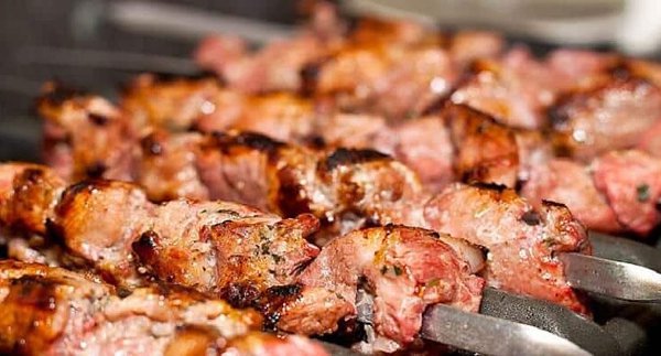 3 секрета мягкого мяса на шашлык за полчаса! 1. Рецепт весьма прост: на 2 кг мяса - 1 большой киви ...