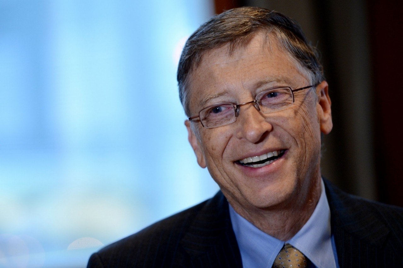 1. Найдите фотографию Билла Гейтса.. Bill Gates Википедия на английском.