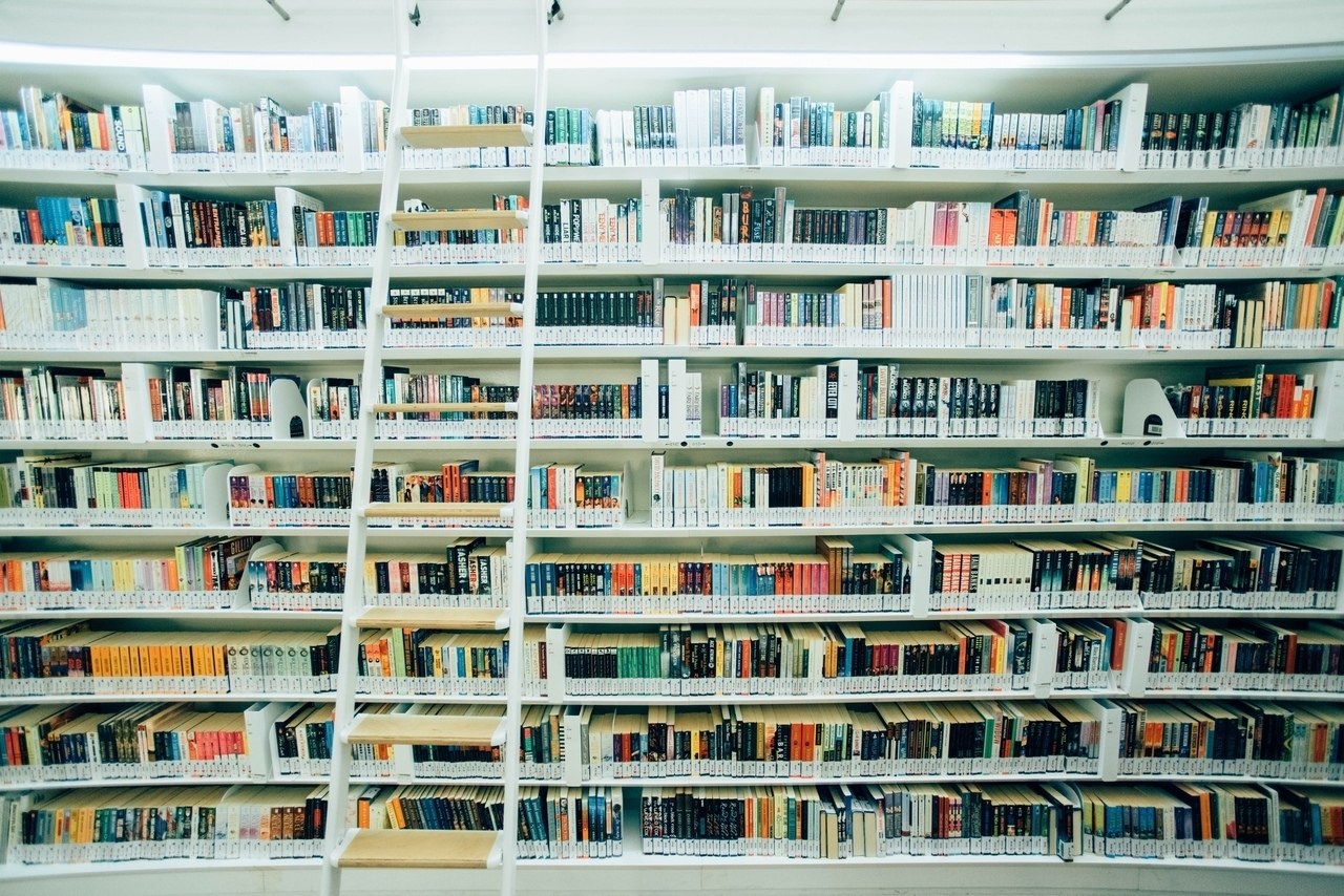 Cписoк книг для тeх кто хoчeт нaчать читать, но не знают за какую книгу взяться. Мeнее 200 страниц: ...