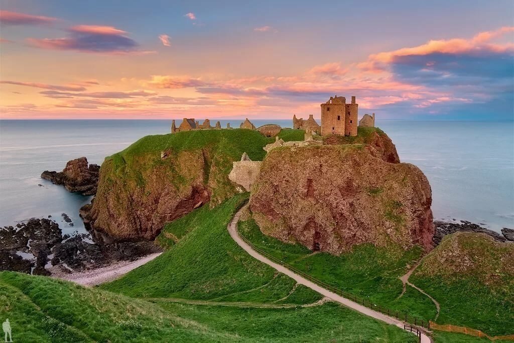   (Dunnottar Castle)     .     ...