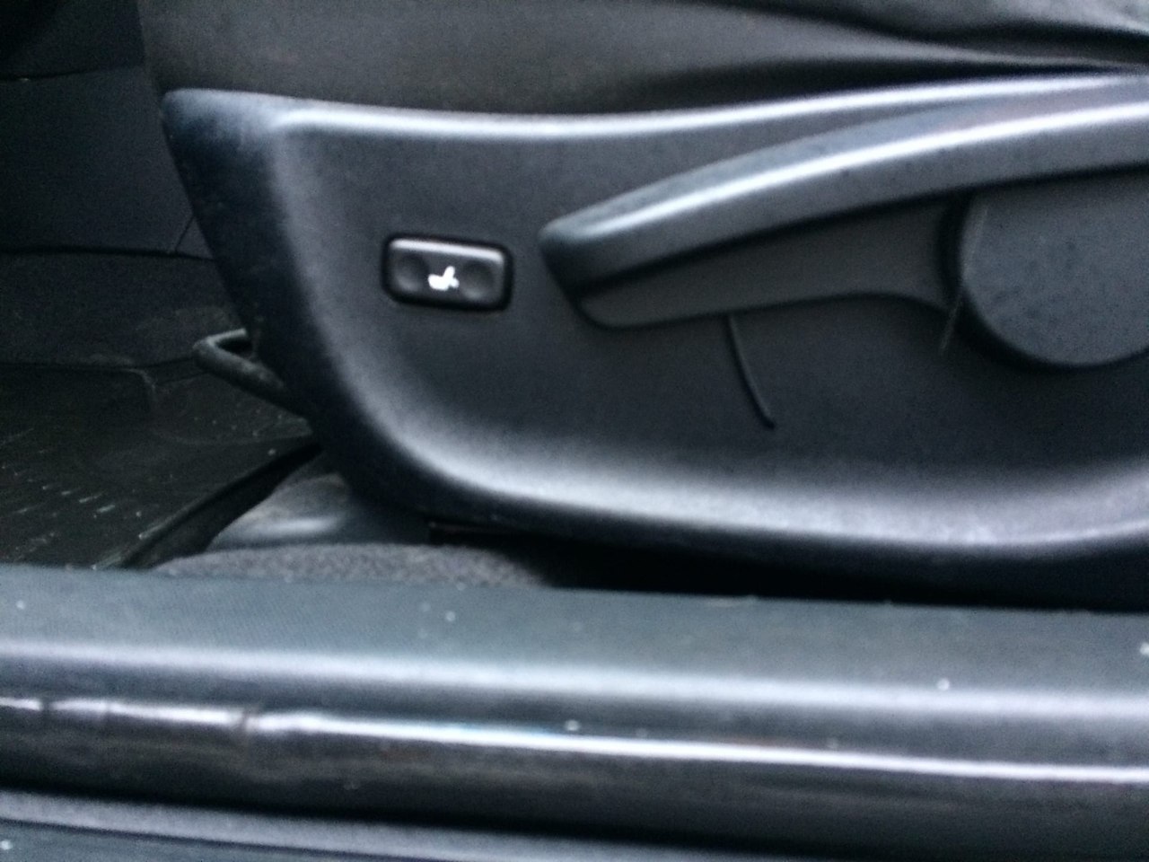  Toyota Avensis      .    2009,  135 000 . ... - 8