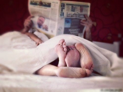 О ваших отношениях должны знать только вы двое. Будет меньше лишних ушей, лишних глаз, лишних ...
