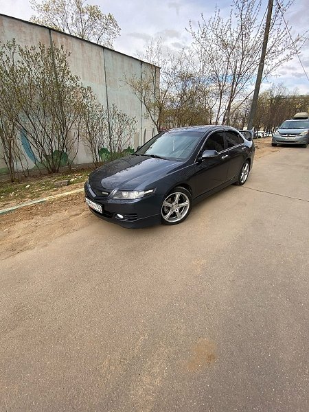 2.0 автомат В отличном состояние, все замены масел и расходников во время, чеки и записи ...