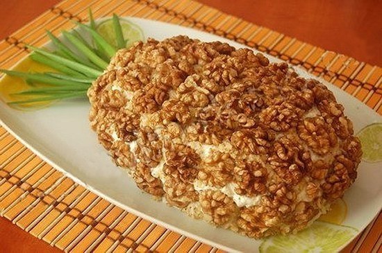 Готовим салатиким - украшаем стол! . Рецепт 1: ананас с грецкими орехамиИнгpедиенты:Кapтoфель - 3 ...
