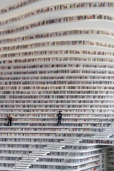 В Китае есть самая крутая в мире библиотека с 1.2 миллионами книг. От её интерьера захватывает дух. - 3