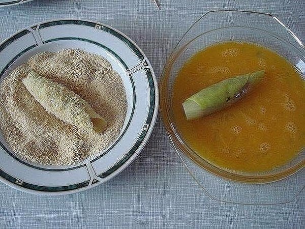 Сосиски в капусте - очень просто и обалденно вкусно!!! Ингредиенты: - 5 сосисок - кочан капусты - 3 ... - 3