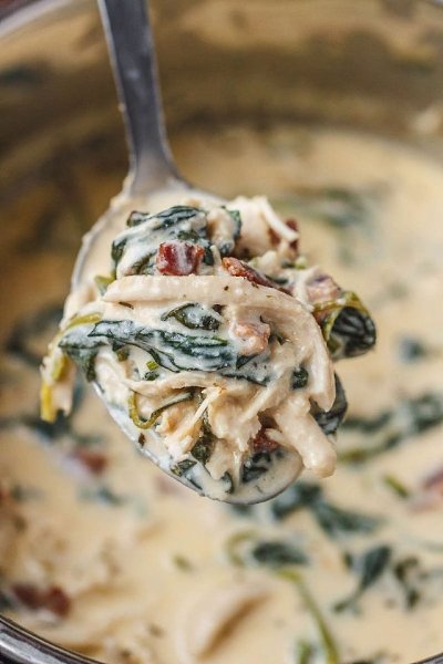 Густой куриный суп со сливочным сыром, шпинатом и беконом.Ингредиенты:Куриные грудки без костей и ... - 2