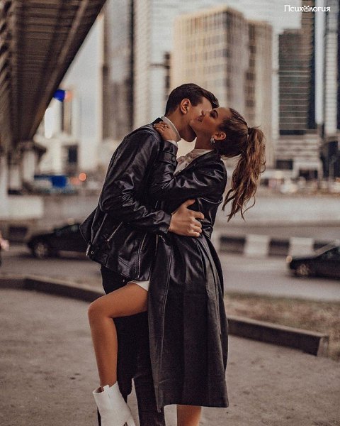 Однажды кто-то соберет твое потрепанное сердце по кусочкам. И напомнит - что такое счастье..