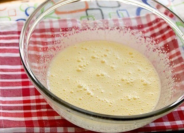 Очень вкусная шарлотка-лентяйка.Нам понадобится :9 столовых ложек растительного масла без запахапол ... - 3