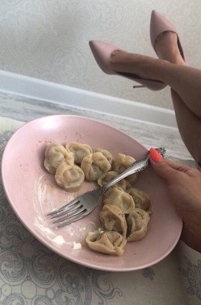 Да, я леди. Да, я питаюсь правильными продуктами. Но пельмешки это святое, особенно домашние:)
