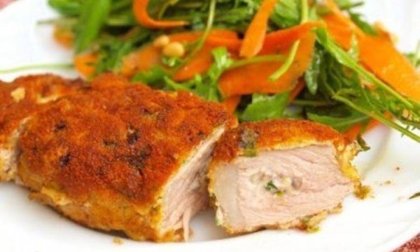 Куриное филе в сырном кляре. Мясо получается сочное, нежное, очень вкусное! Ингредиенты: ...