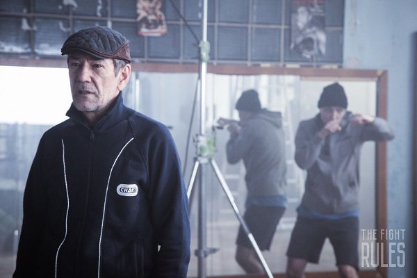 Правило боя (2018).Жанр: боевик, драма, спортивный фильмИзвестный в прошлом олимпийский чемпион ... - 2