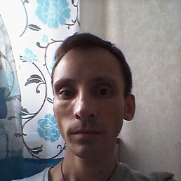 Mikhail, 28, 