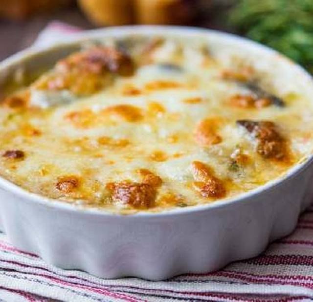 Жюльен с курицей и грибами на сковороде .на 100грамм - 92.01 ккалБ/Ж/У - ...