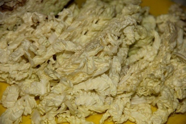 САЛАТ С КУРИНОЙ ГРУДКОЙ И ГРИБАМИ .ИНГРЕДИЕНТЫ: 500 г куриной грудки; 500 г шампиньонов; 500 г ... - 3