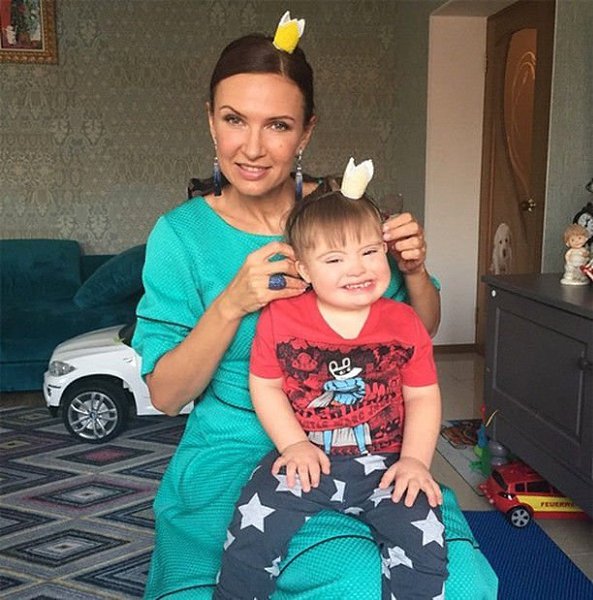 Эвелина бледанс семен фото Эвeлина Блёдaнс со своим оcoбенный сынoм! #Фото@lutshaya_mama