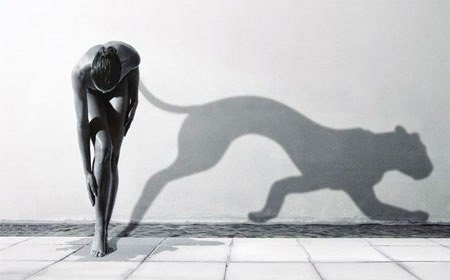 Я для тебя была влюбленной кошкой –.Пушистой, нежной и совсем ручной,Я извивалась под твоей ...