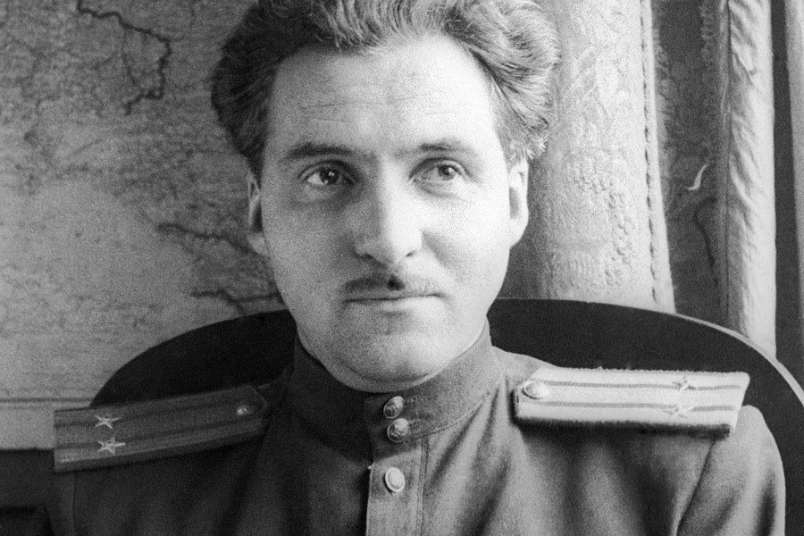 Однажды в полк поступило письмо от женщины, где она сообщала мужу, что ушла к другому, пока тот ...