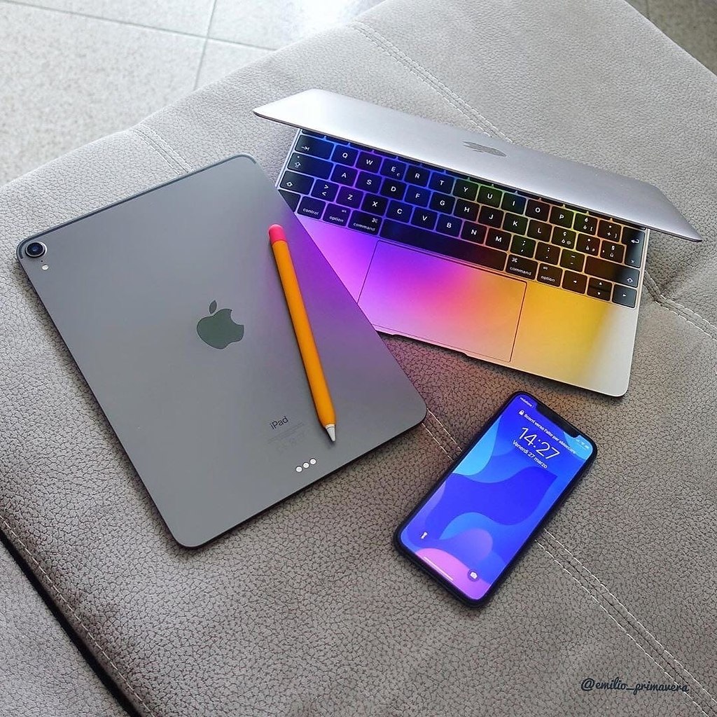 Apple Apps - 28  2020  20:15