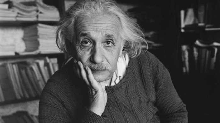 " ... Гравитация не может отвечать за тех , кого любовь сшибает с ног . Как же можно объяснить ...