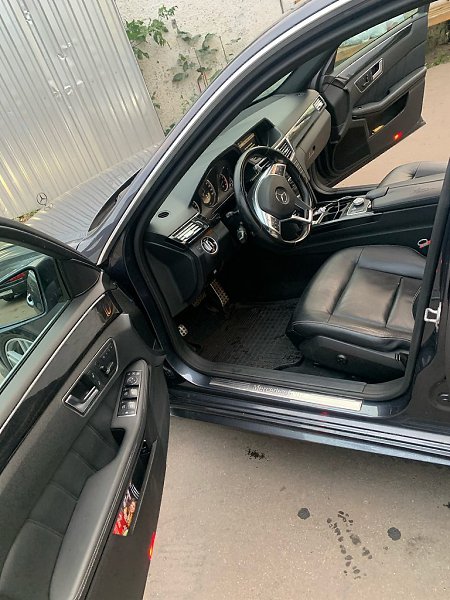 Mercedes-Benz E350 w212 3.5 v6 306л/с 2011 года.Пробег: 140.800 кмВладельцев по ПТС: 1Количество ... - 7
