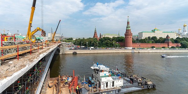На Большом Каменном мосту сделали новую ливневку. В ходе первого этапа реконструкции ГБУ «Гормост» ...