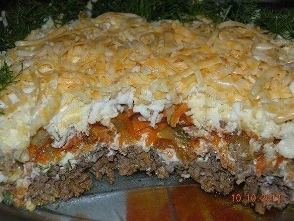 Салат с куриной печенью.Ингредиенты: -300-400 гр. куриной печени, -2-3 соленых огурчика, -2 крупных ...