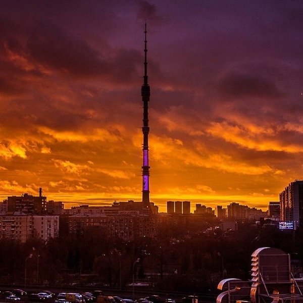 Останкинская башня на фоне пламенного заката.Москва: Инструкция по применению!
