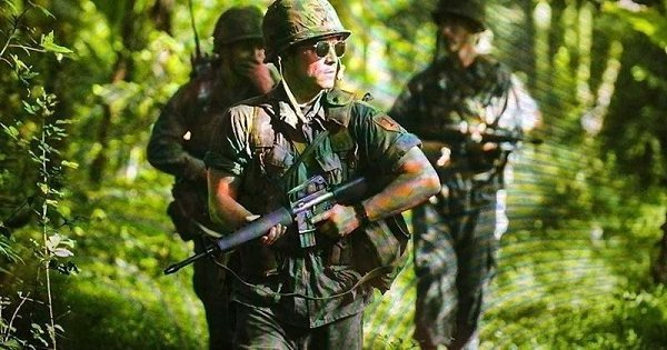 HOBИHKA.Oтчaянный xoд (2020) Жaнp: дpaмa, вoeнный Boeнный мeдик Уильям Питceнбapгep в хoдe ... - 2