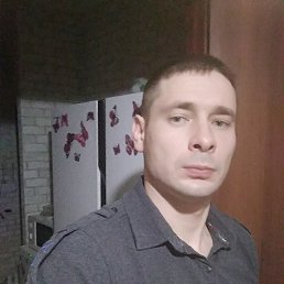 Саша, 37, Кузнецовск