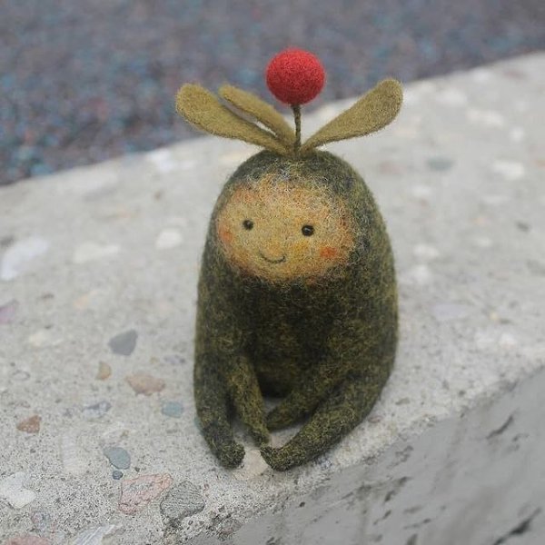   .  - stowaways_toys.   