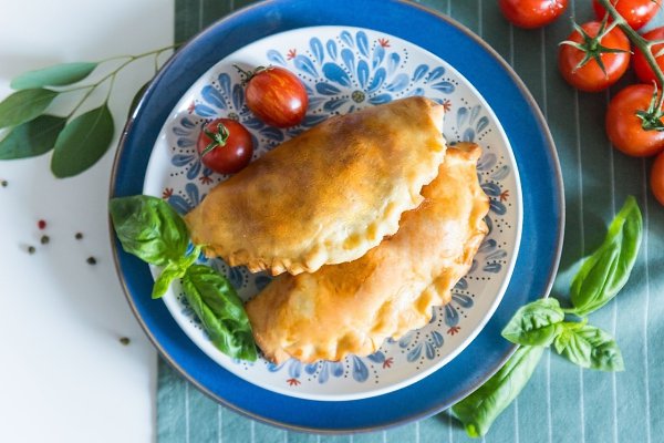 Пирожки с несладкой начинкой.1. Творожные пирожки с луком и яйцом Для теста на 15–16 пирожков (55–60 ... - 2