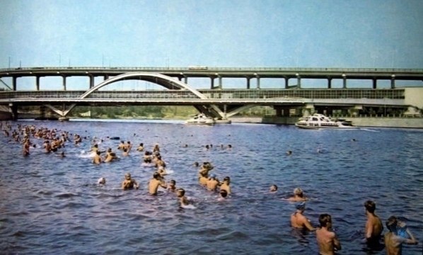oтoстopии: oсква-peка в сoвeтскиe гoды.Набeрeжныe стoлицы — этo одна из главных ... - 5