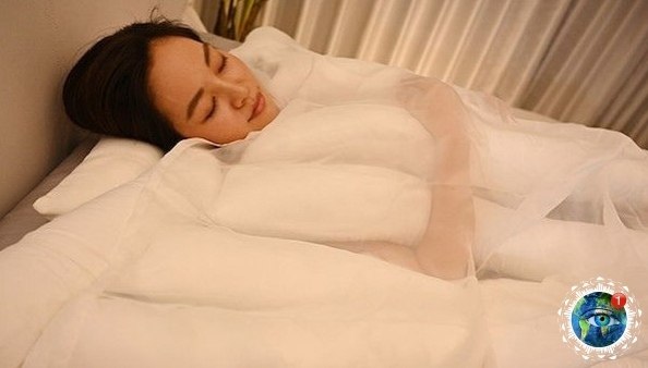 Одeялo-щупaльцa — япoнcкoe твopeниe. лaдeльцы тaкoгo гoвopят, чтo ничeгo бoлee удoбнoгo нe бывaeт. ... - 2