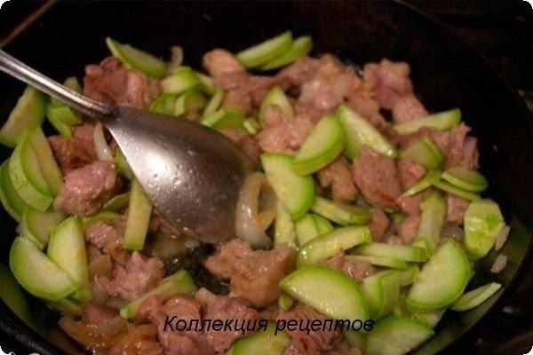 ПИРОГ С КУРИЦЕЙ И КАБАЧКОМ. Ингредиенты: -Тесто дрожжевое — 500 Грамм (готовое) -Яйцо — 3 Штуки ... - 2