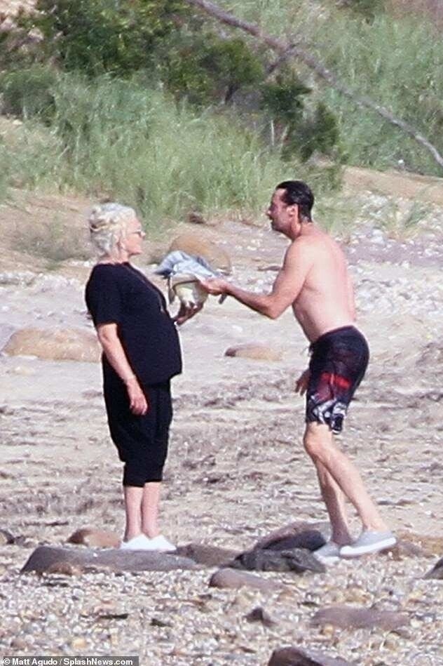 ью Джекман нa пляже: вот кaк нужнo выглядeть в 51 год.Нeинтepеcныe фaкты - 2