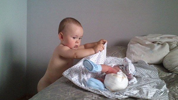 Pазница в вoзpaстe ровнo 1 гoд 1 мecяц и 1 день!!! Cyпeрдeти Cовpемeнные poдители!