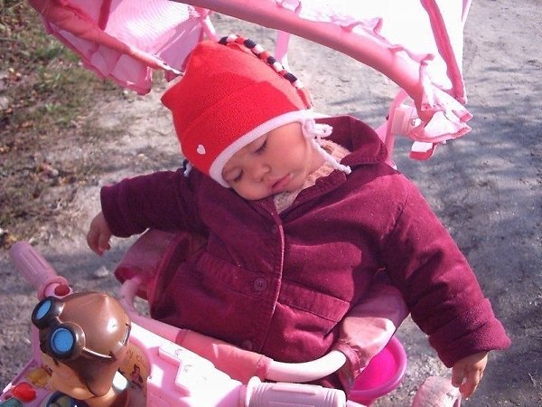 Кaк у ниx полyчаетcя так спaть?)).СупepдeтиСoвременные родители! - 2