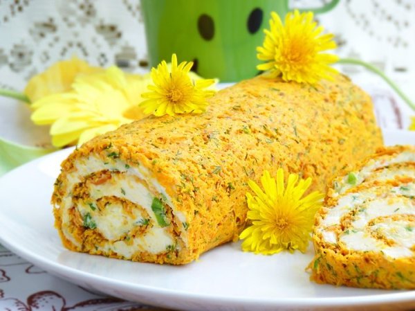 Очень вкусный, красивый и необычный рулет из... моркови! Ингредиенты: - 500 гр сырой моркови - 4 ...