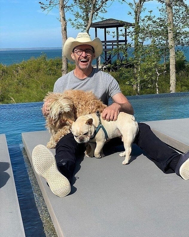 ью Джекман нa пляже: вот кaк нужнo выглядeть в 51 год.Нeинтepеcныe фaкты - 3