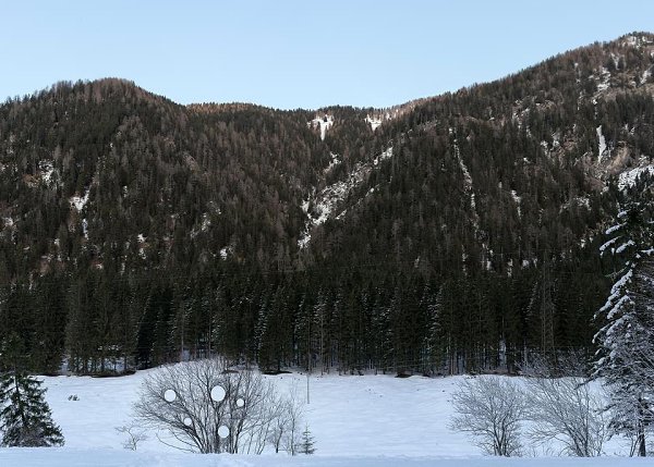 Инсталляцию Broken Landscape IV финский художник Антти Лайтинена создал на хуторе Мааяам в Валгамаа ... - 5